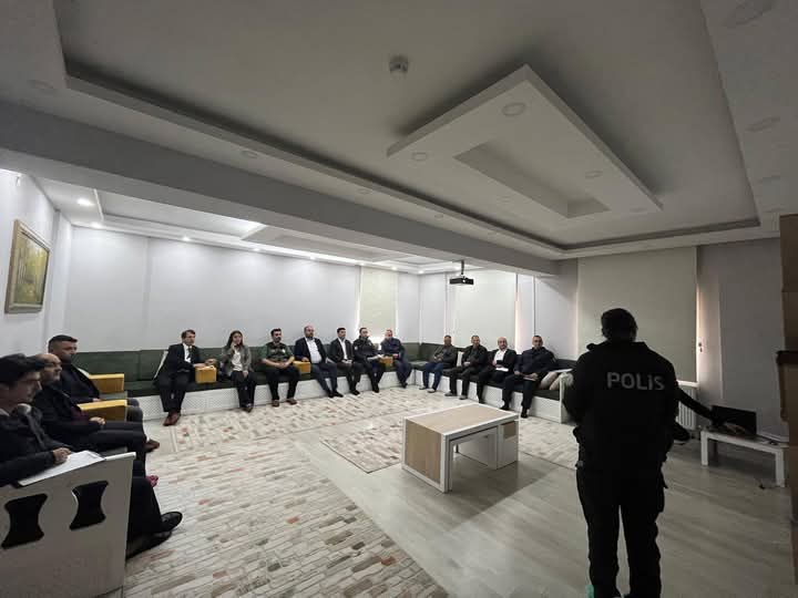 El Yapımı Patlayıcılar (EYP) ile Mücadele İlçe Komisyon Toplantısı ve Huzur Güven Toplantısı 